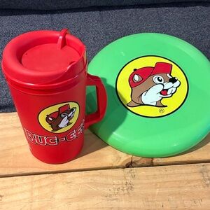 Buc-ee's Red Mug and Green Frisbee Set